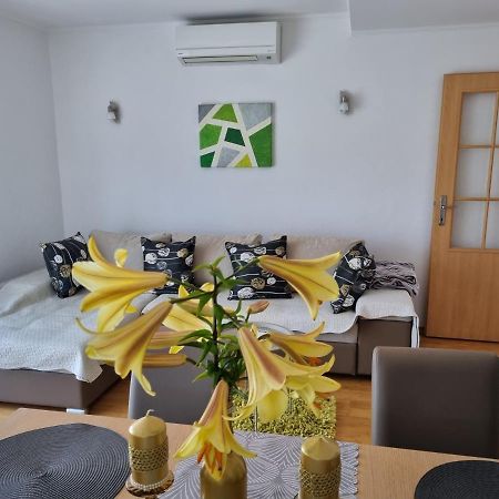 Apartment Boba Sinj Exterior photo