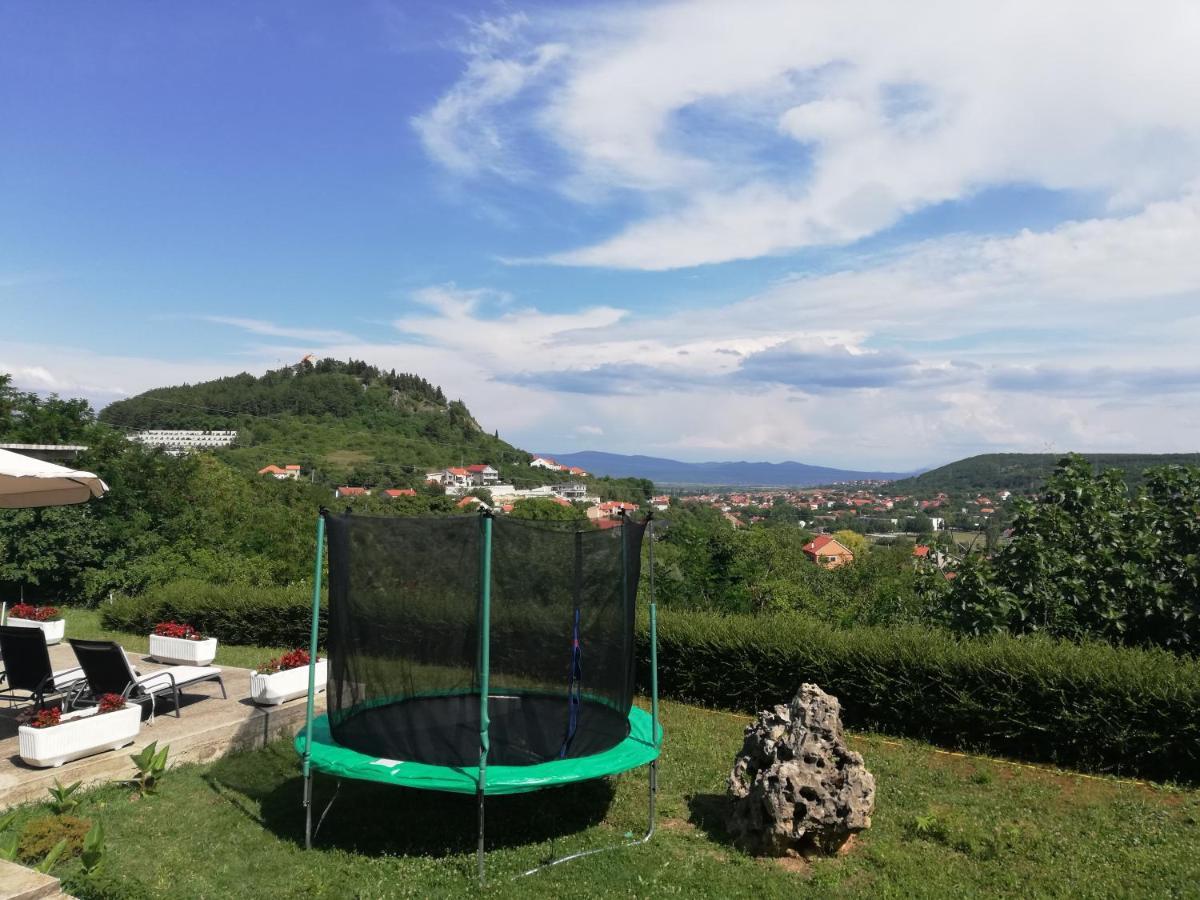 Apartment Boba Sinj Exterior photo